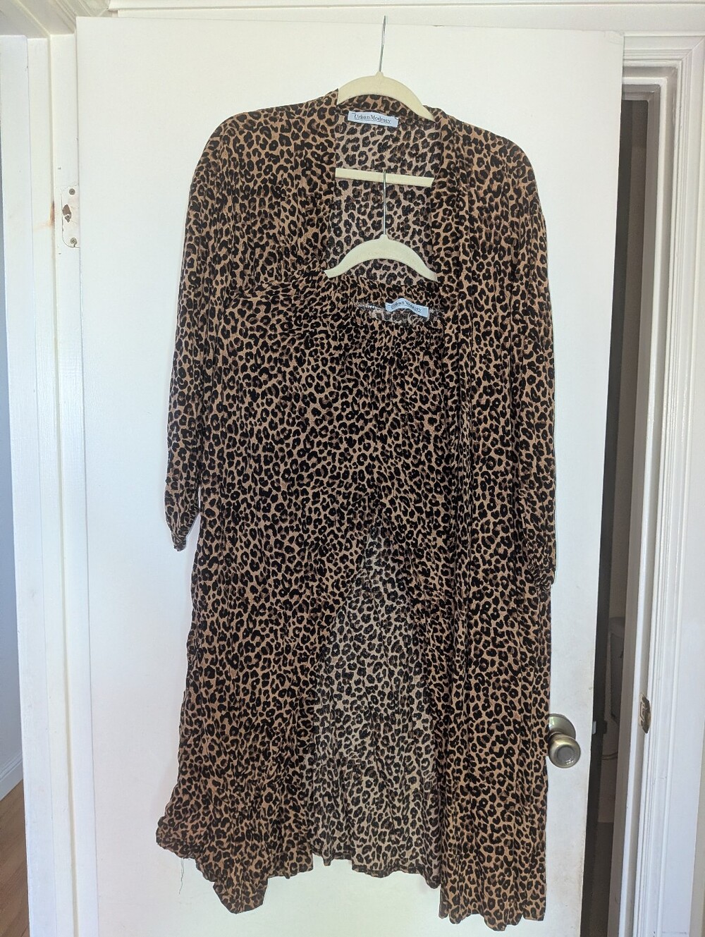Urban Modesty Leopard Set - Picture 3 of 4